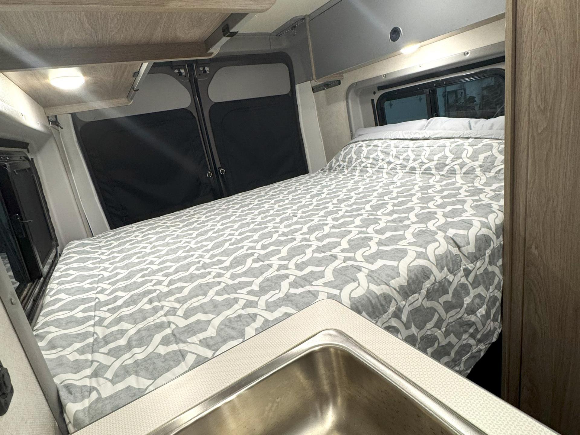 2021 WINNEBAGO SOLIS 59P