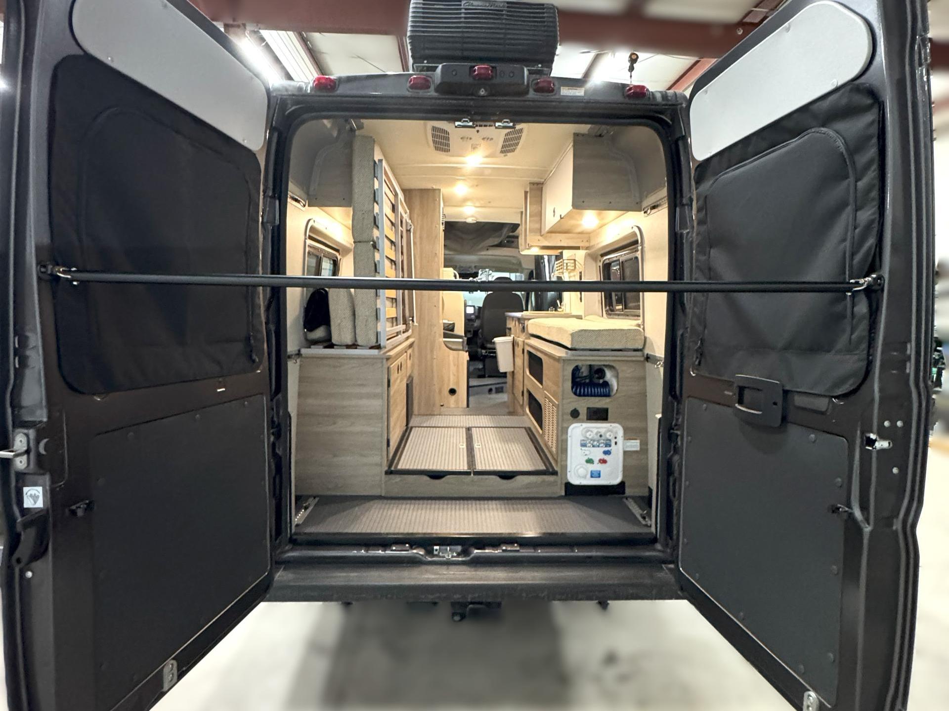 2021 WINNEBAGO SOLIS 59P