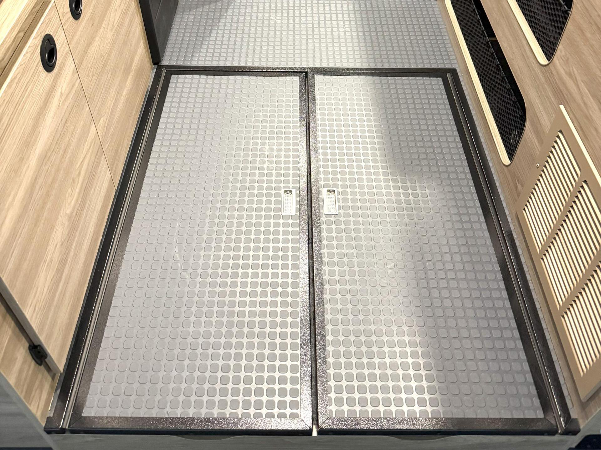 2021 WINNEBAGO SOLIS 59P