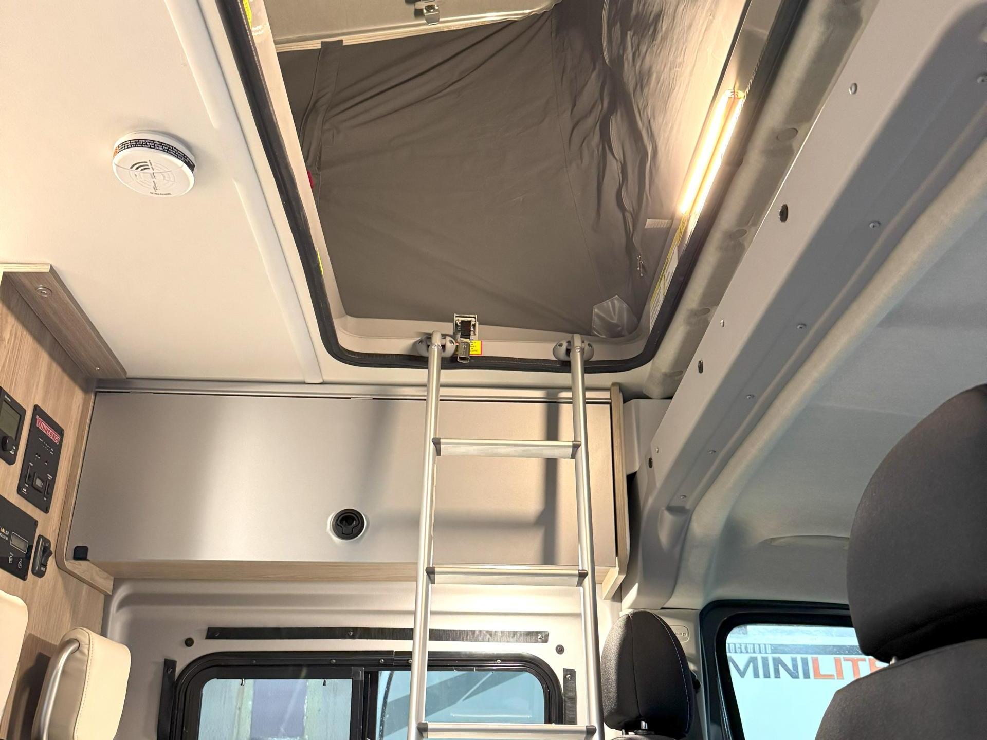 2021 WINNEBAGO SOLIS 59P