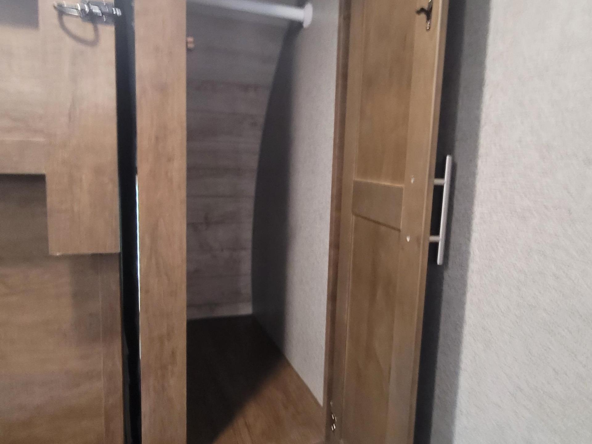 2019 FOREST RIVER FLAGSTAFF MICRO LITE 25BRDS