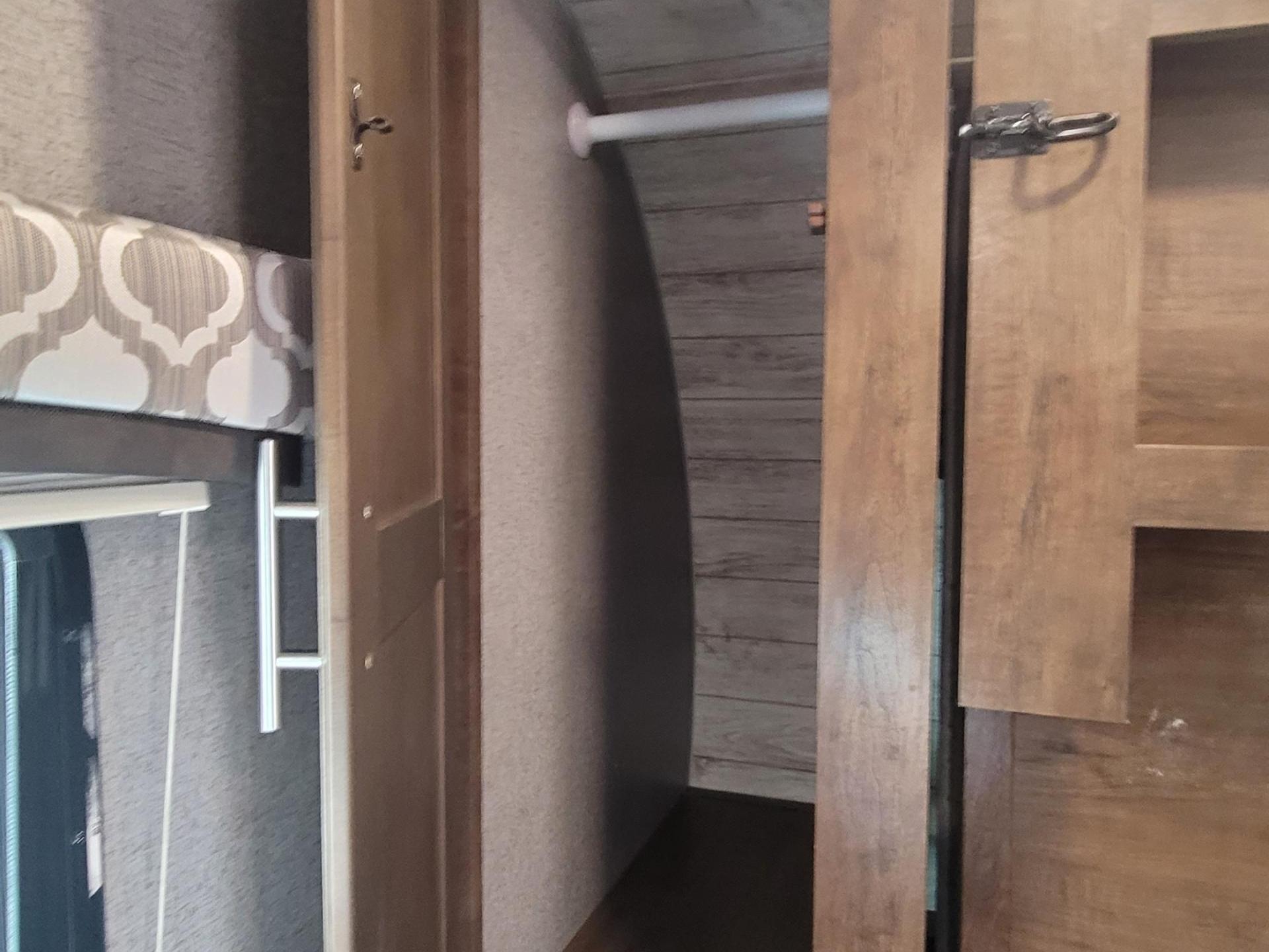 2019 FOREST RIVER FLAGSTAFF MICRO LITE 25BRDS