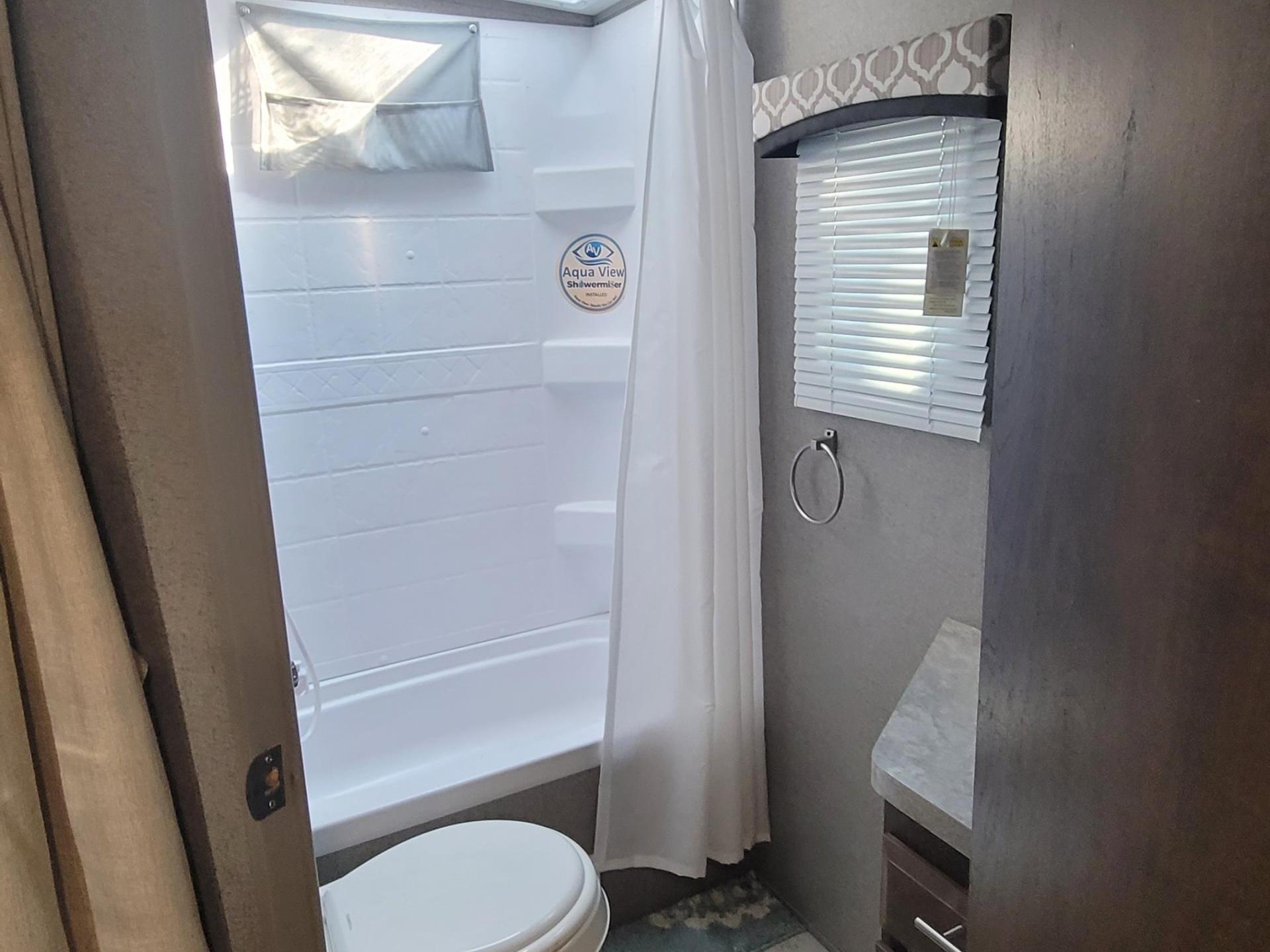 2019 FOREST RIVER FLAGSTAFF MICRO LITE 25BRDS