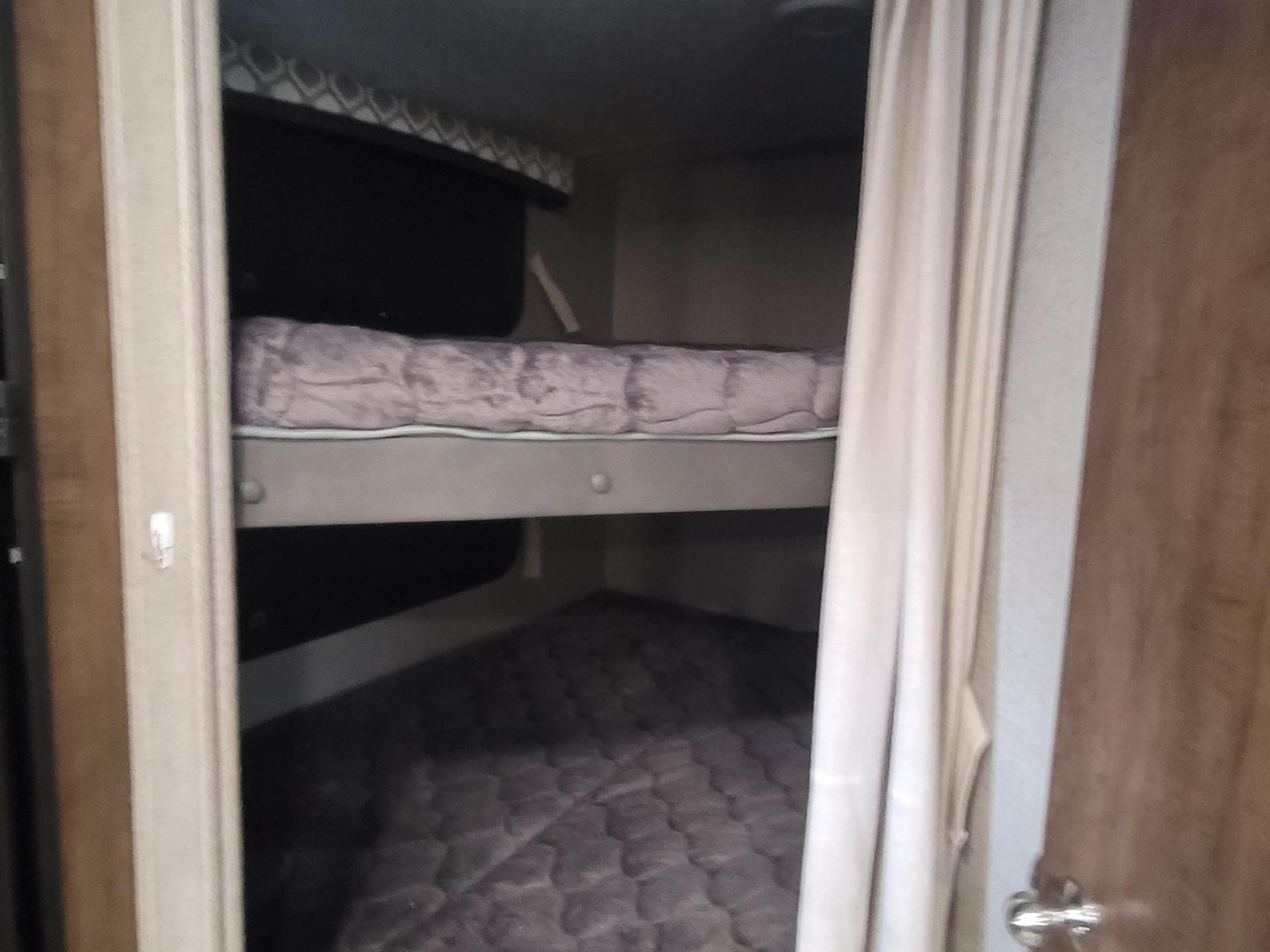 2019 FOREST RIVER FLAGSTAFF MICRO LITE 25BRDS