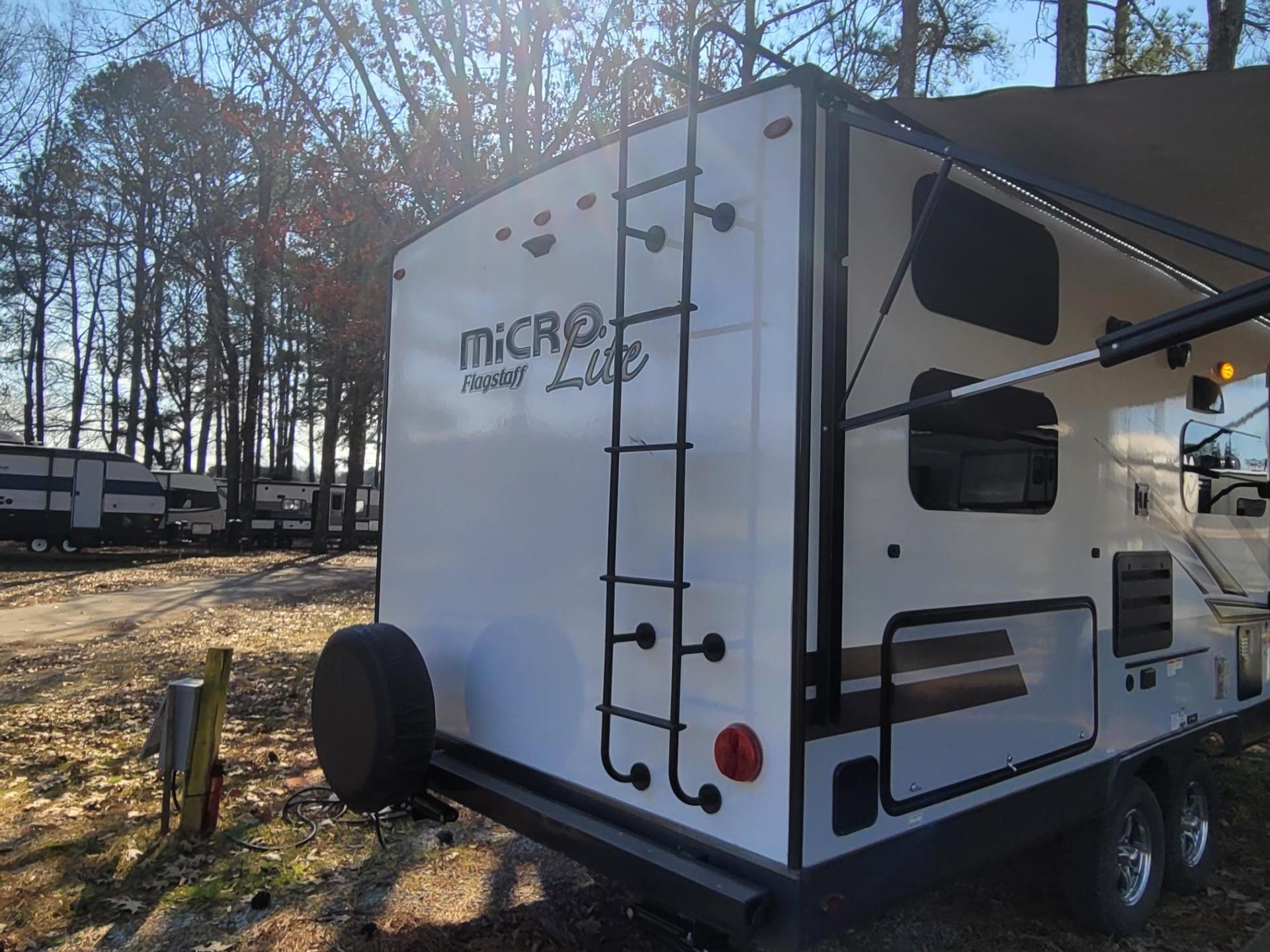 2019 FOREST RIVER FLAGSTAFF MICRO LITE 25BRDS