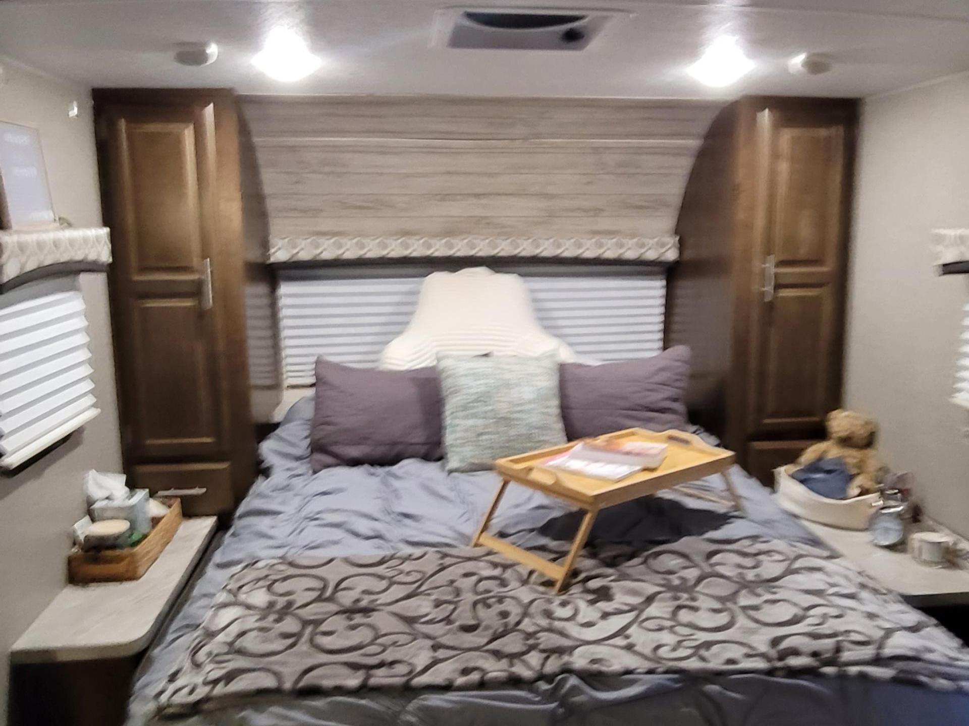 2019 FOREST RIVER FLAGSTAFF MICRO LITE 25BRDS