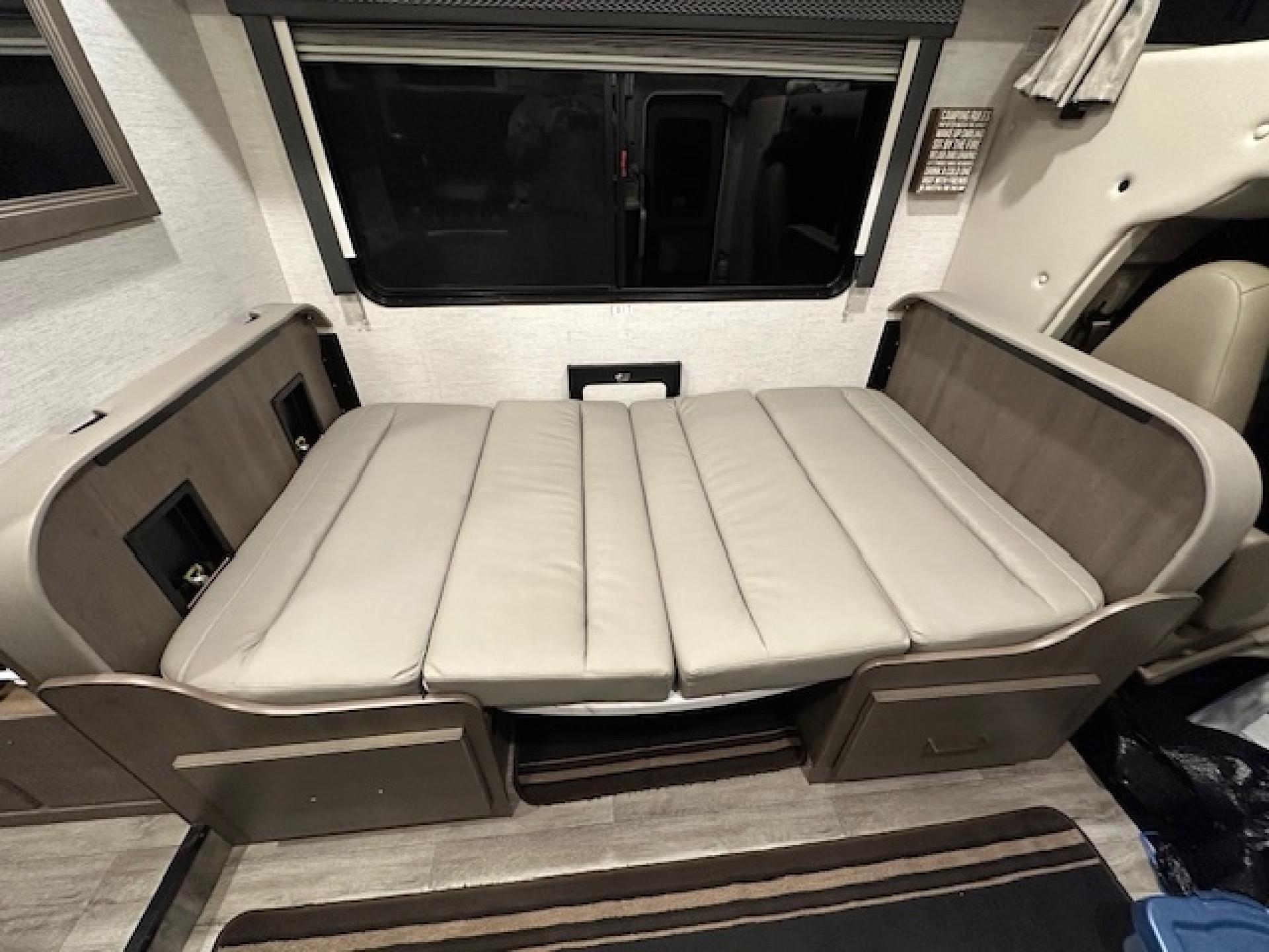 2025 THOR MOTOR COACH FOUR WINDS 22BC