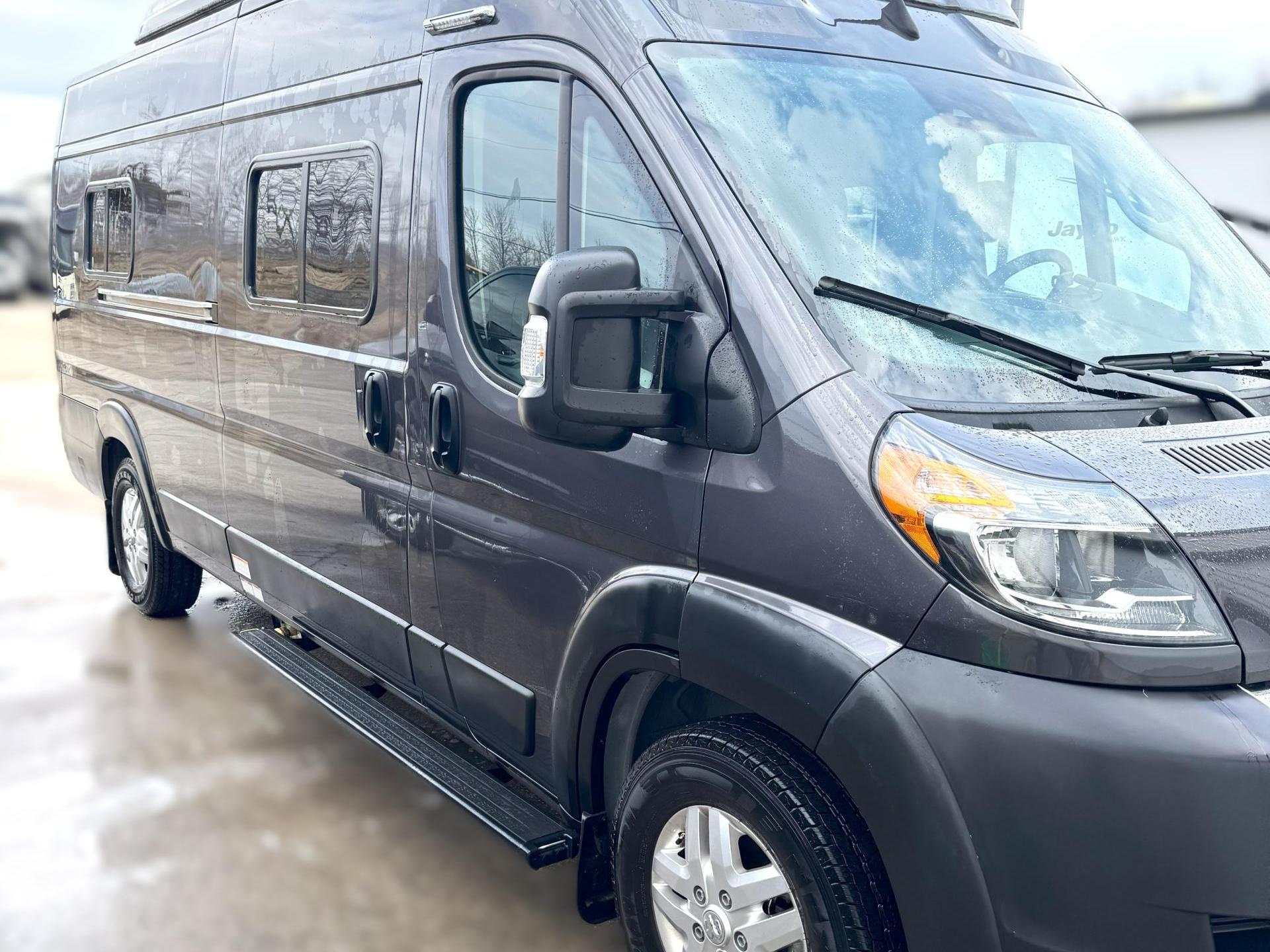 2021 WINNEBAGO SOLIS 59P