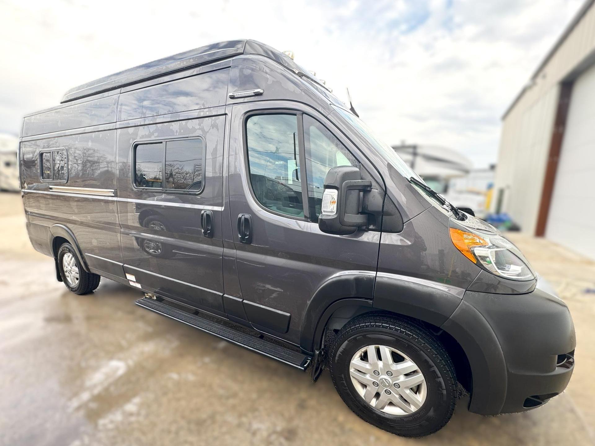 2021 WINNEBAGO SOLIS 59P