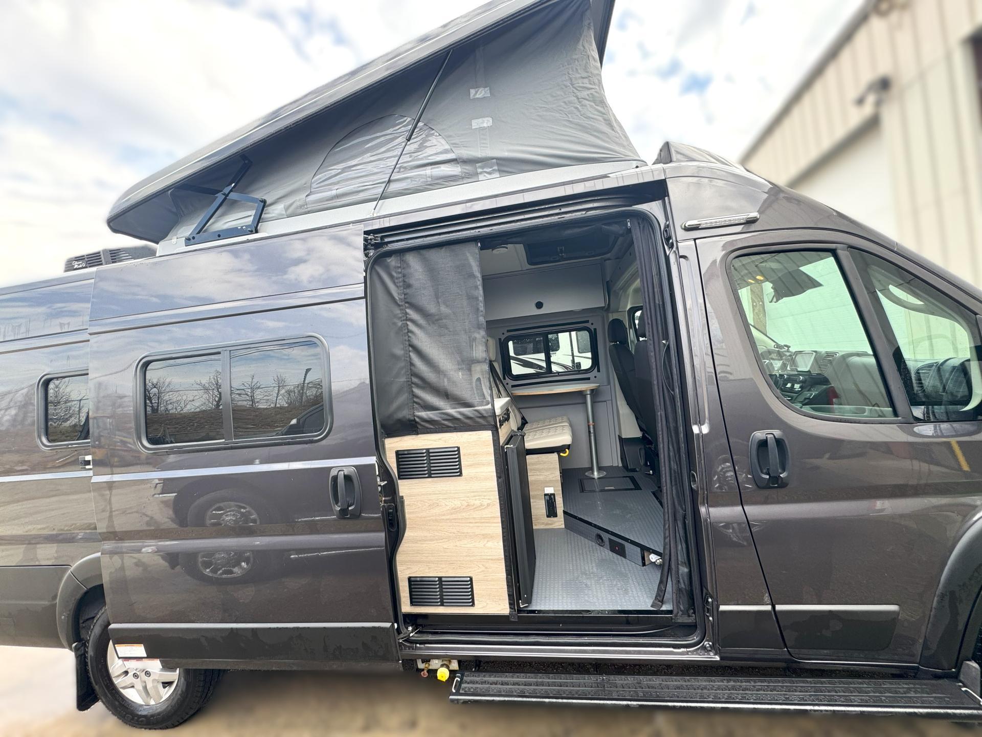 2021 WINNEBAGO SOLIS 59P