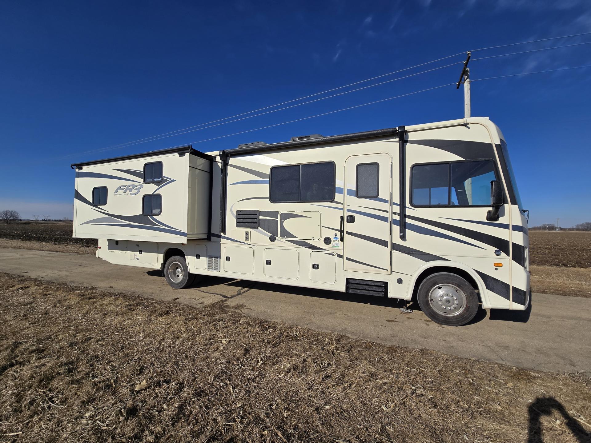 2021 FOREST RIVER FR3 32DS