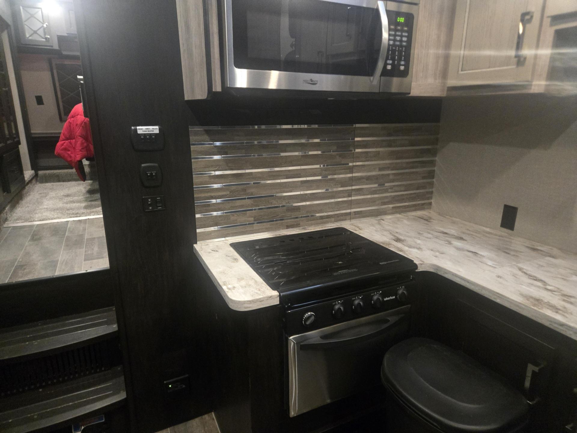 2018 KEYSTONE FUZION 369