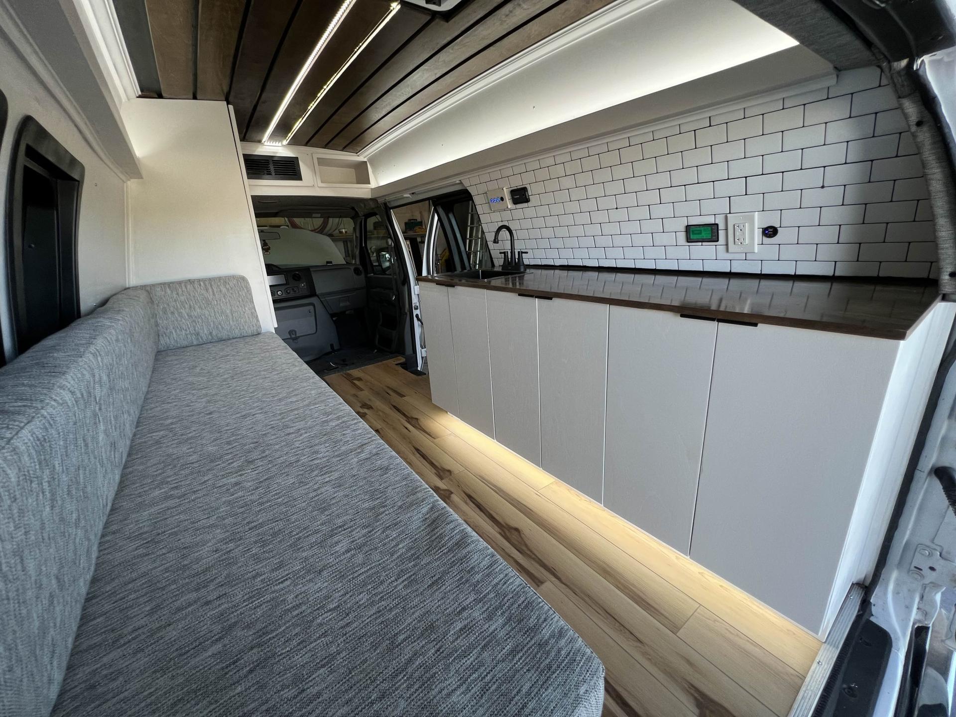 2009 FORD TRANSIT T250 E-150 High Roof