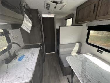 2021 COACHMEN CLIPPER CADET 17BH