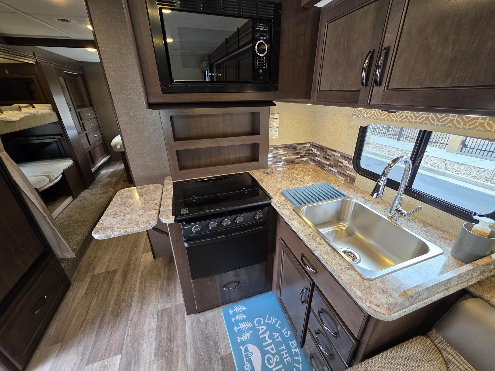 2018 THOR MOTOR COACH FREEDOM ELITE 30FE