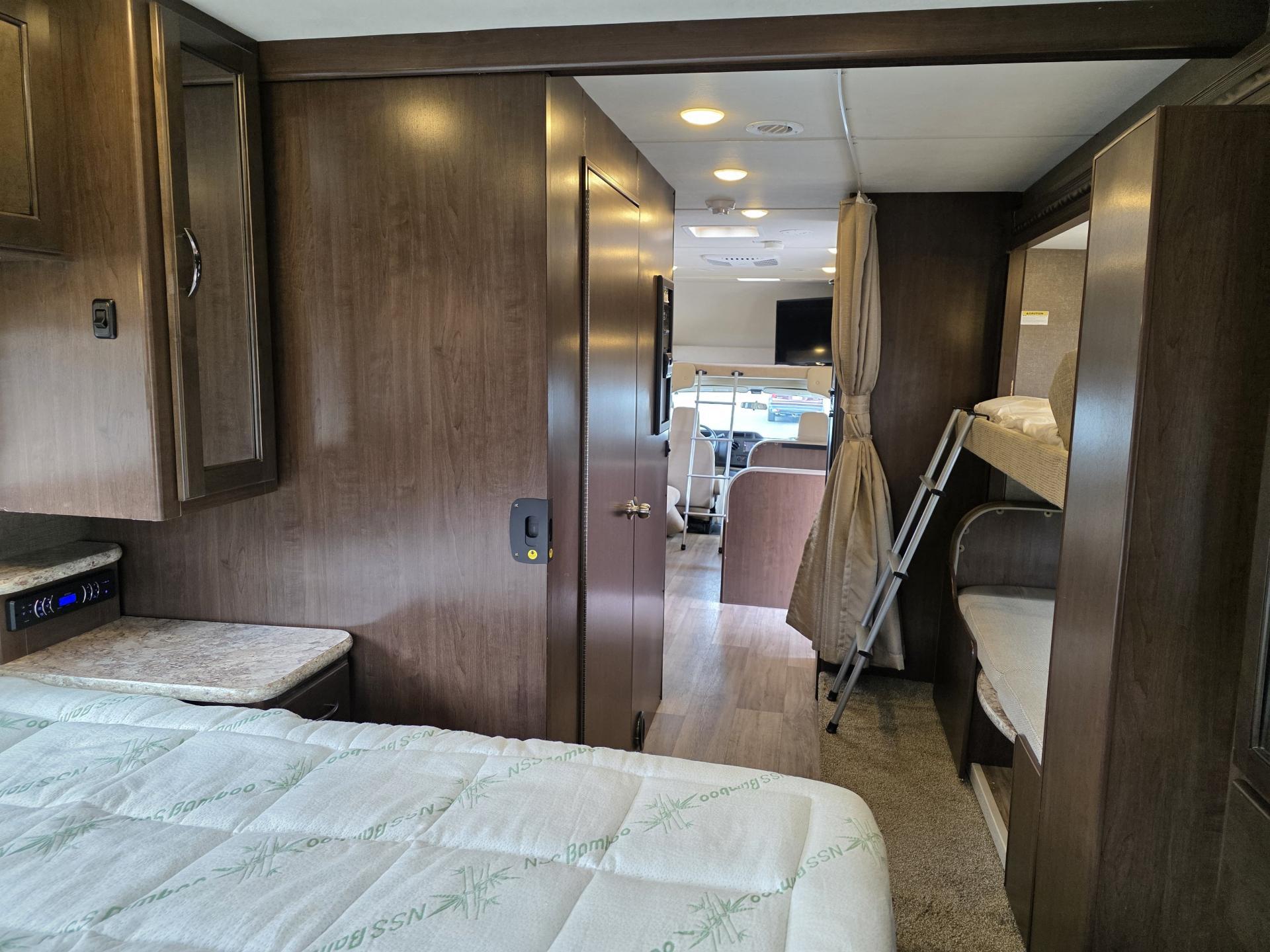 2018 THOR MOTOR COACH FREEDOM ELITE 30FE