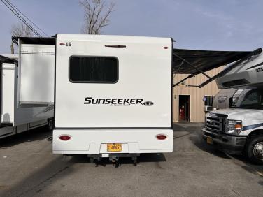 2024 FOREST RIVER SUNSEEKER LE 2250SC
