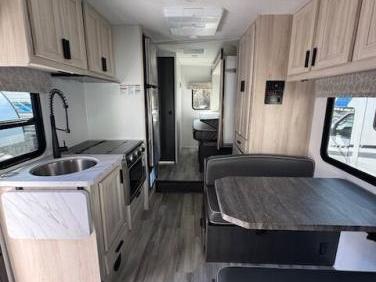 2024 FOREST RIVER SUNSEEKER LE 2250SC