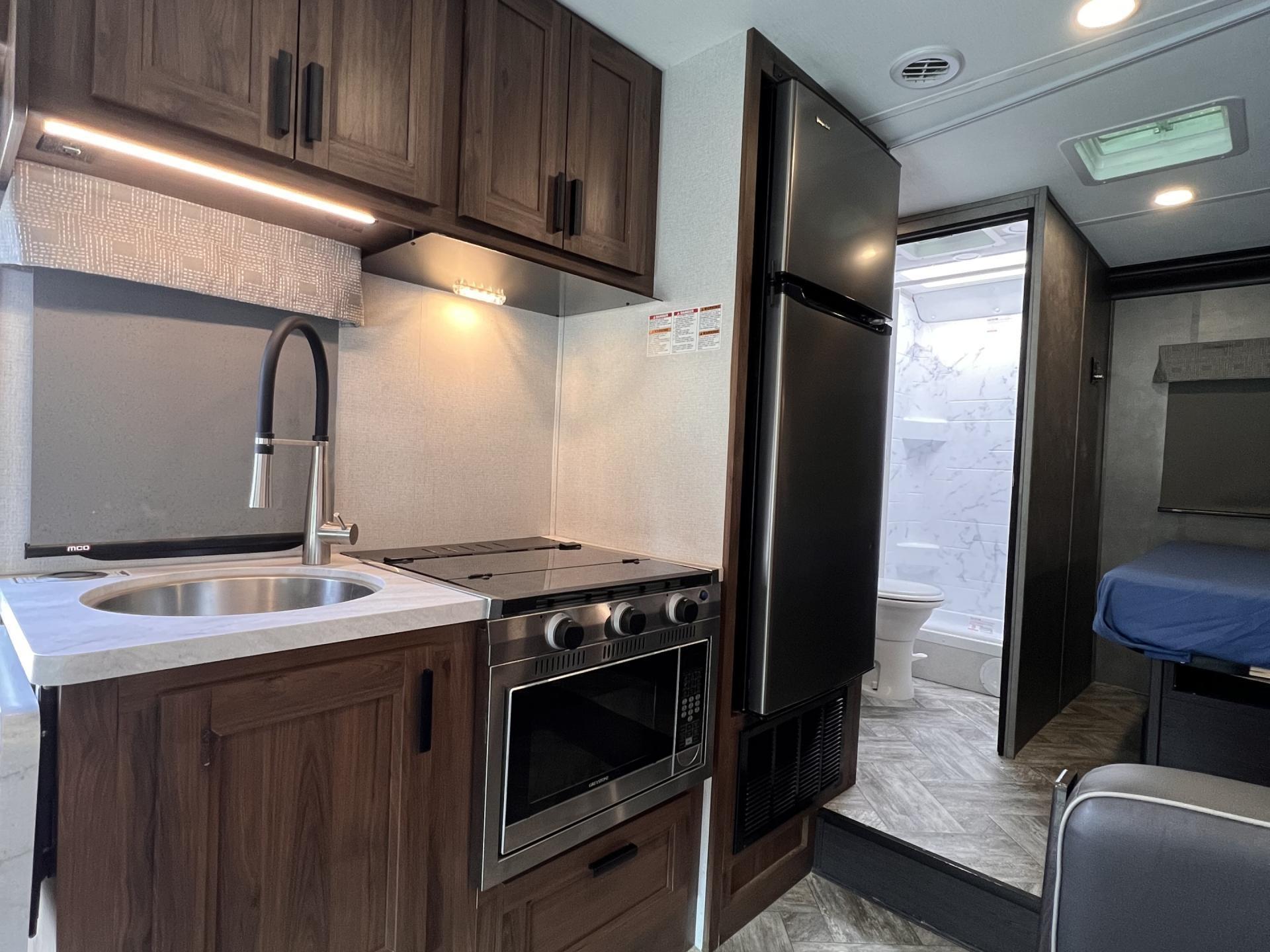 2024 FOREST RIVER SUNSEEKER LE 2250SC