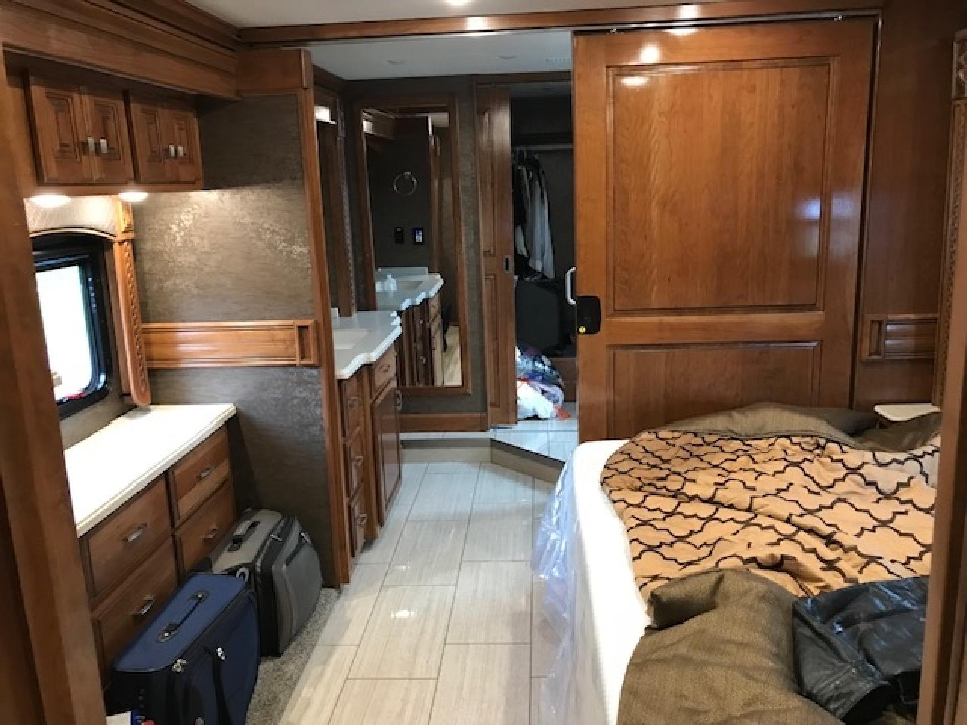 2018 HOLIDAY RAMBLER ENDEAVOR  M-44H