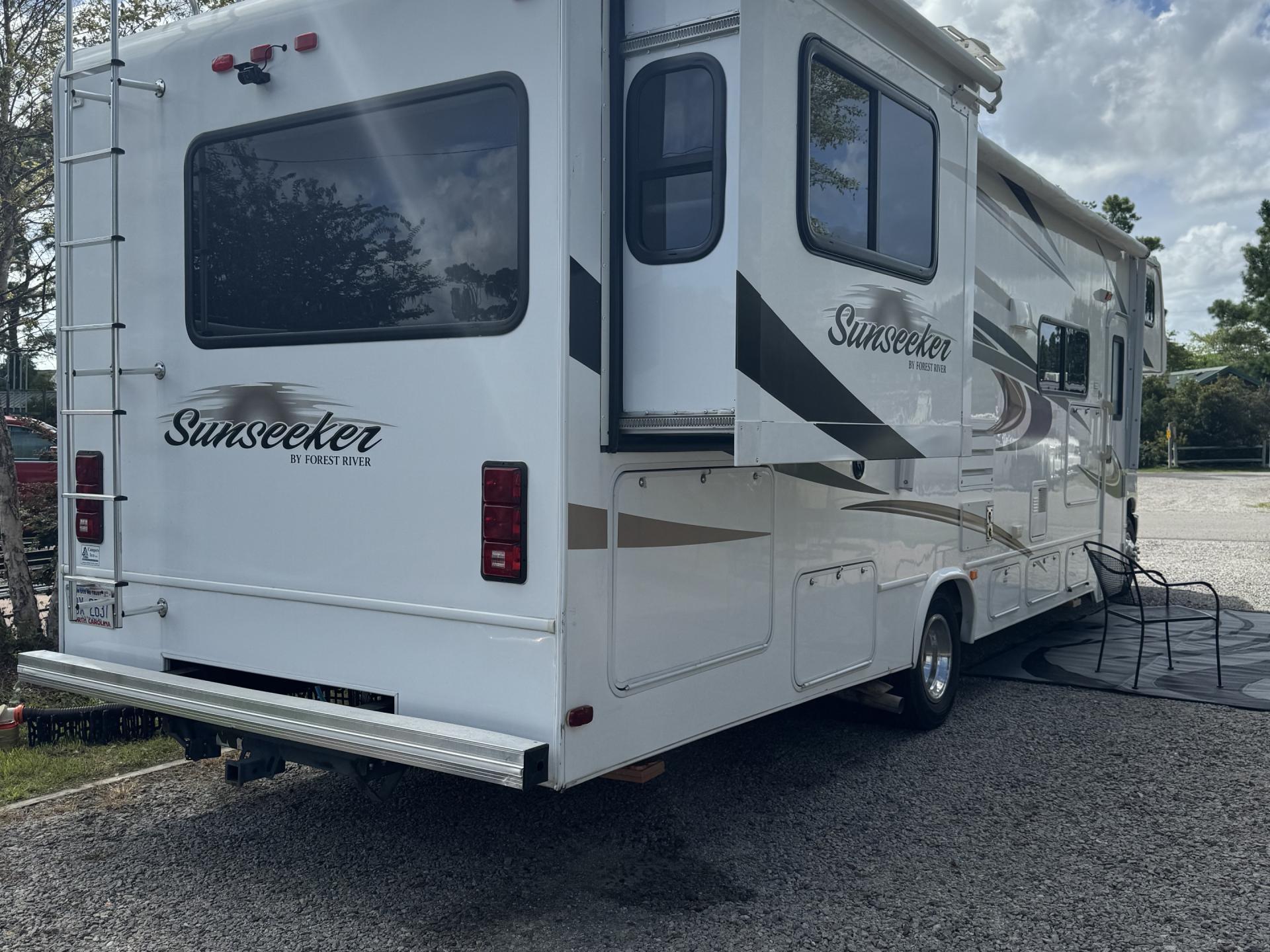 2013 FOREST RIVER SUNSEEKER 3010DS