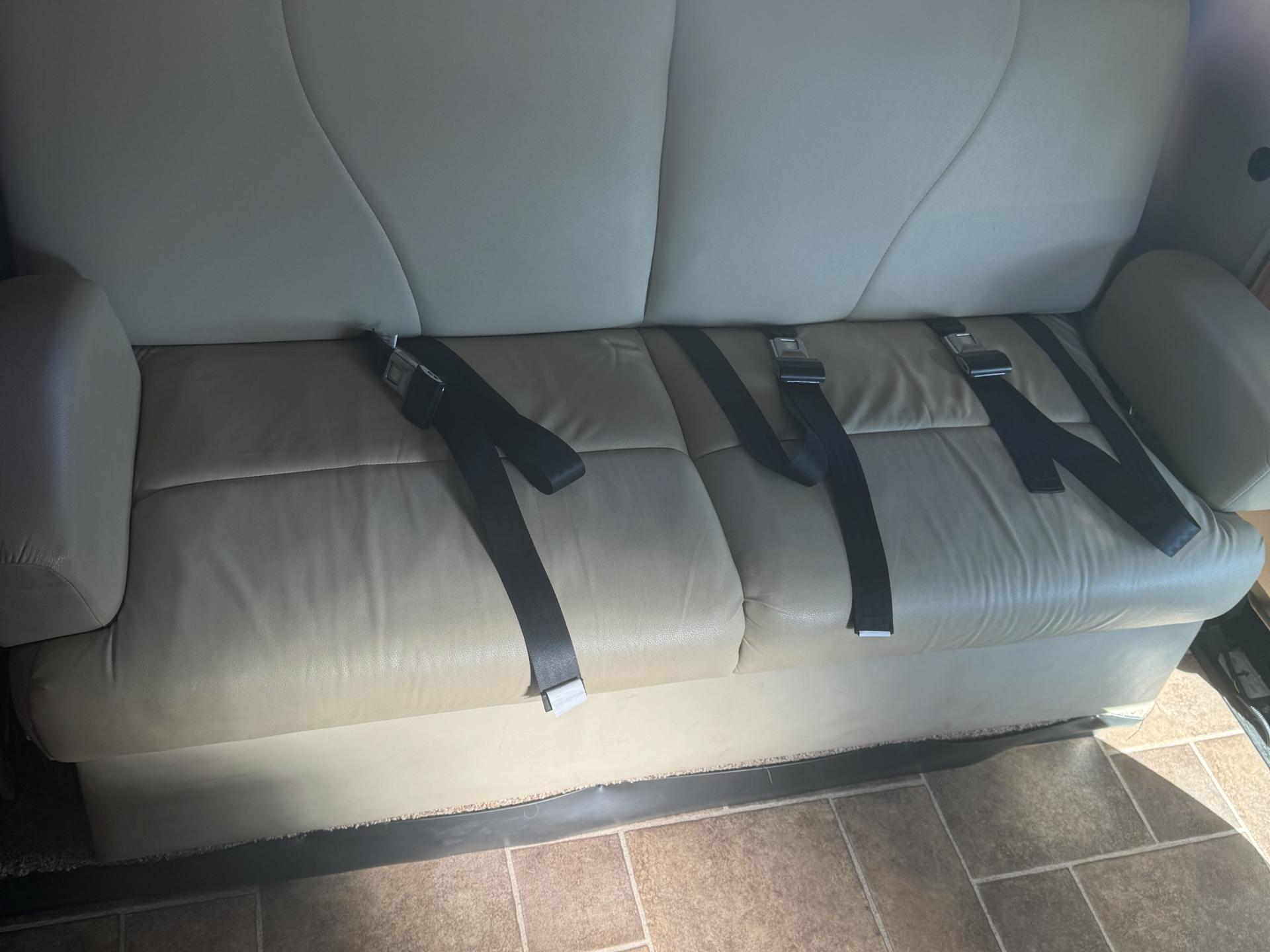 2013 FOREST RIVER SUNSEEKER 3010DS
