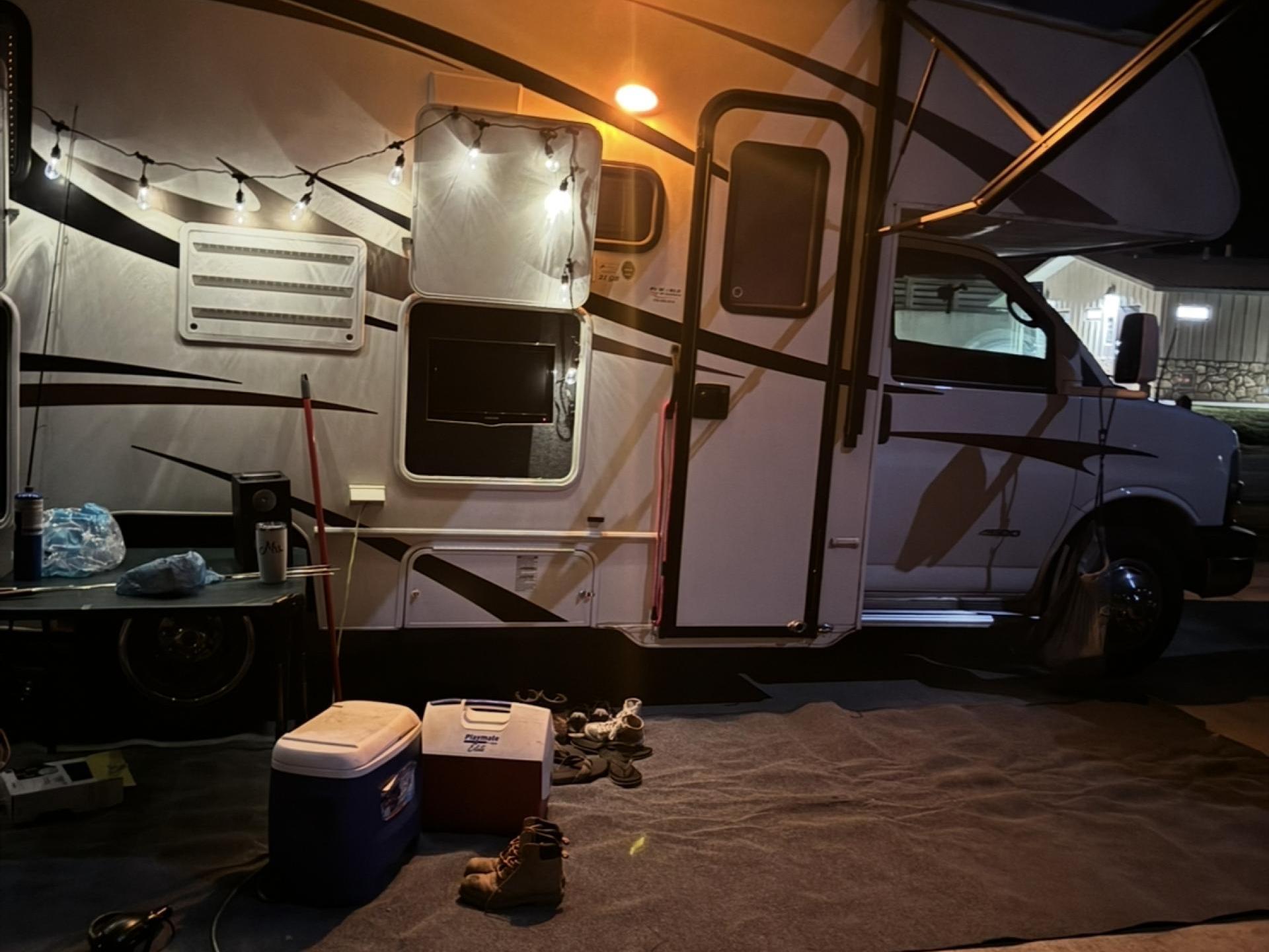 2013 COACHMEN FREELANDER 21QB