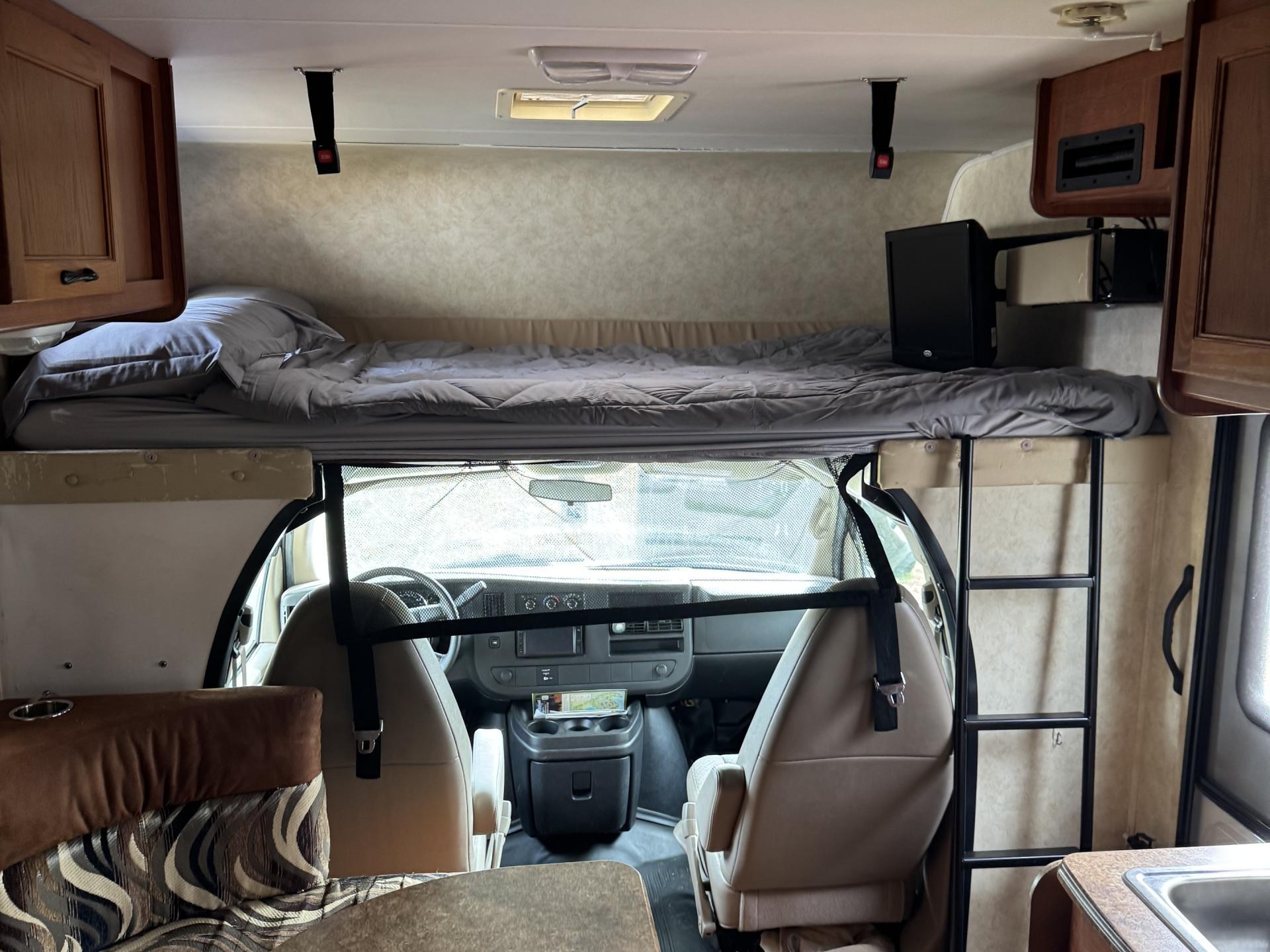 2013 COACHMEN FREELANDER 21QB