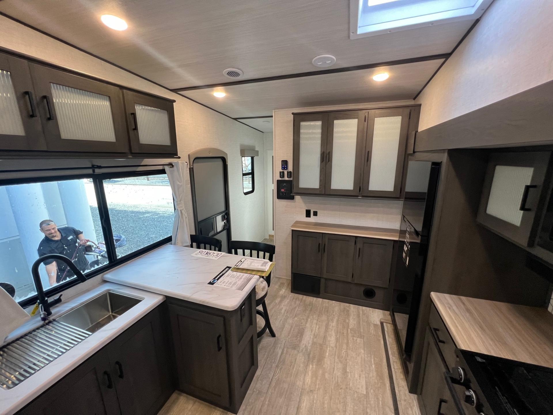 2023 FOREST RIVER IMPRESSION 320FL