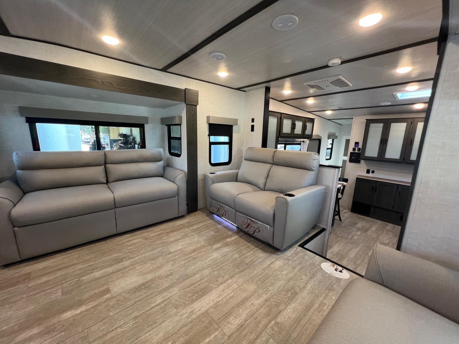2023 FOREST RIVER IMPRESSION 320FL