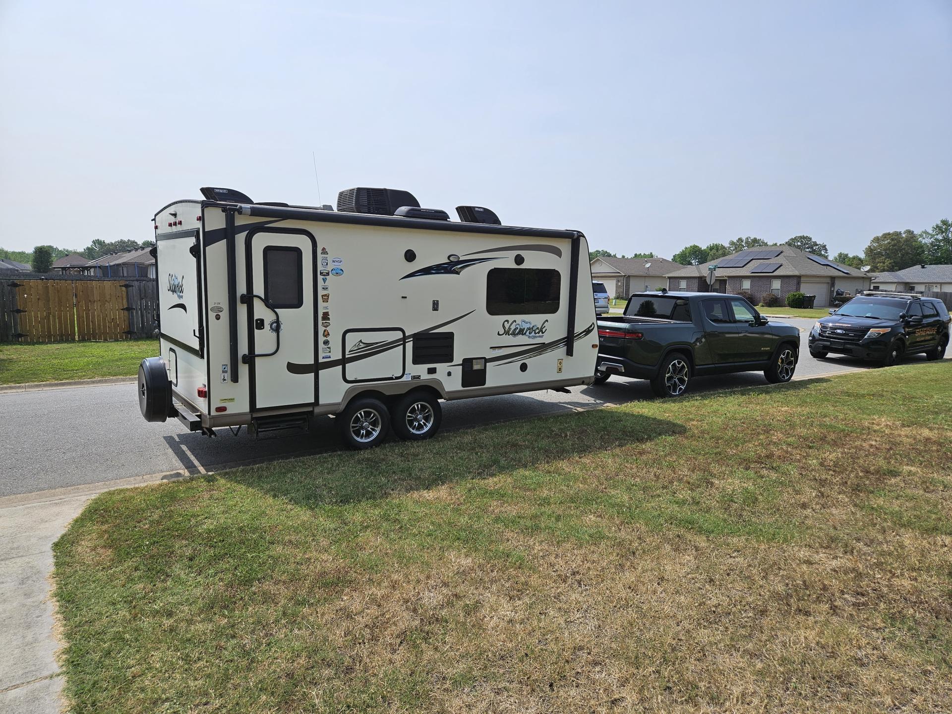 2016 FOREST RIVER FLAGSTAFF SHAMROCK 21DK