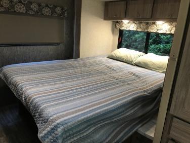 2018 FOREST RIVER SUNSEEKER LE 2250SLE
