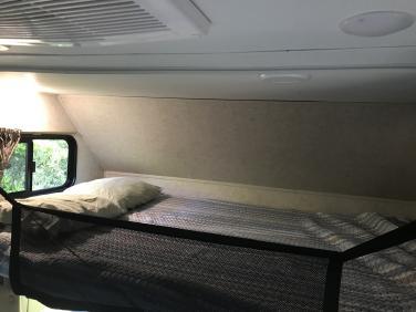 2018 FOREST RIVER SUNSEEKER LE 2250SLE