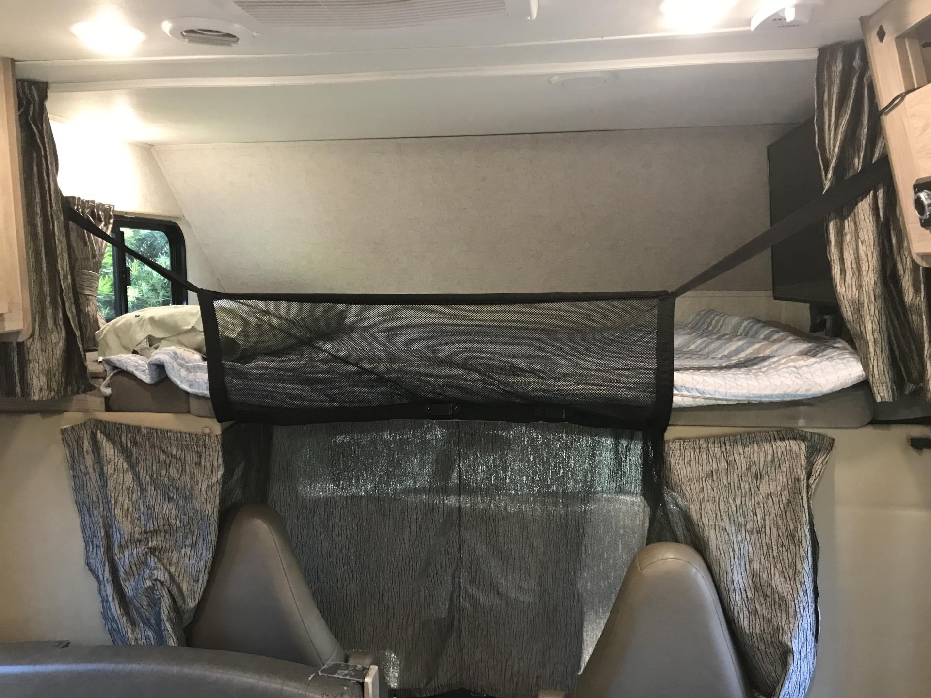 2018 FOREST RIVER SUNSEEKER LE 2250SLE