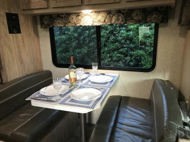 2018 FOREST RIVER SUNSEEKER LE 2250SLE