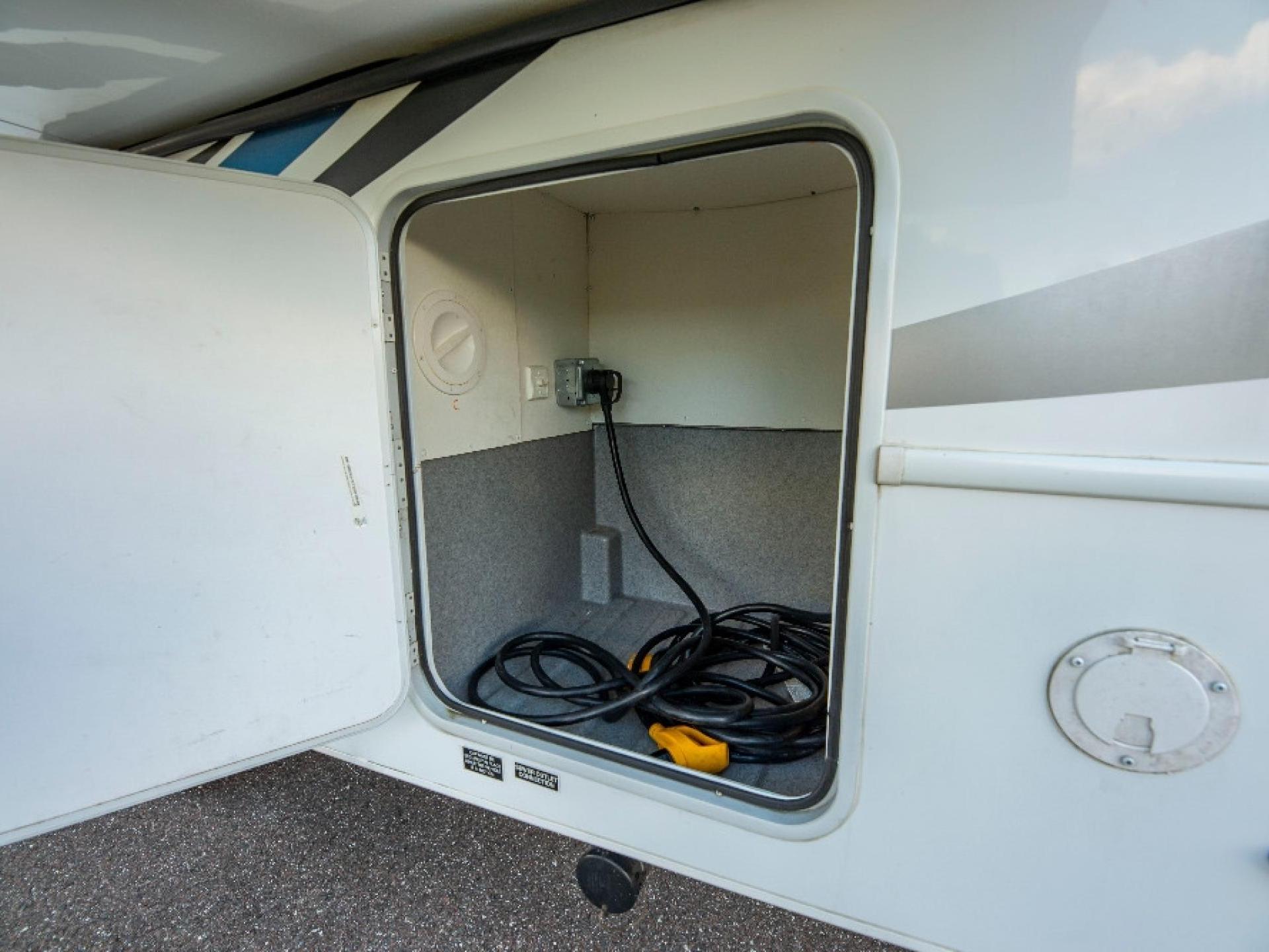 2018 FOREST RIVER SUNSEEKER LE 2250SLE