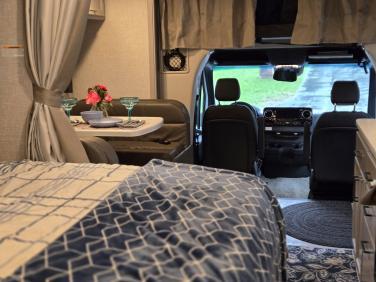 2023 THOR MOTOR COACH QUANTUM MB24
