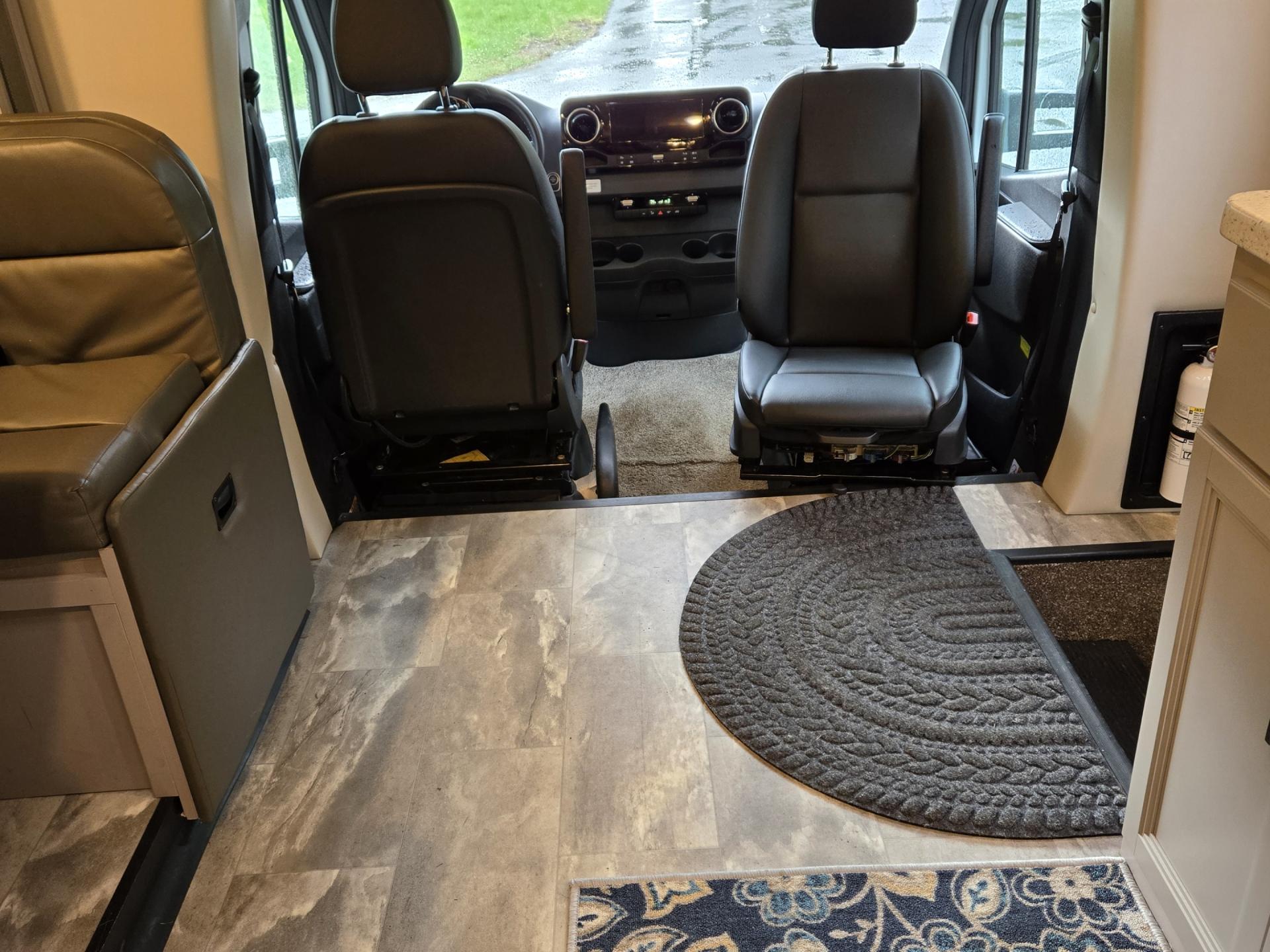 2023 THOR MOTOR COACH QUANTUM MB24
