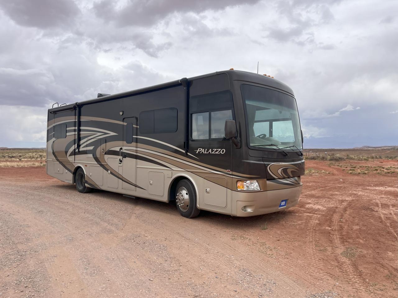 2015 THOR MOTOR COACH PALAZZO 33.3