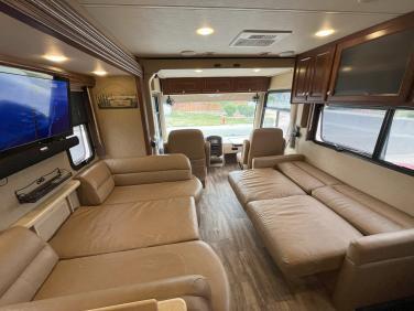 2015 THOR MOTOR COACH PALAZZO 33.3
