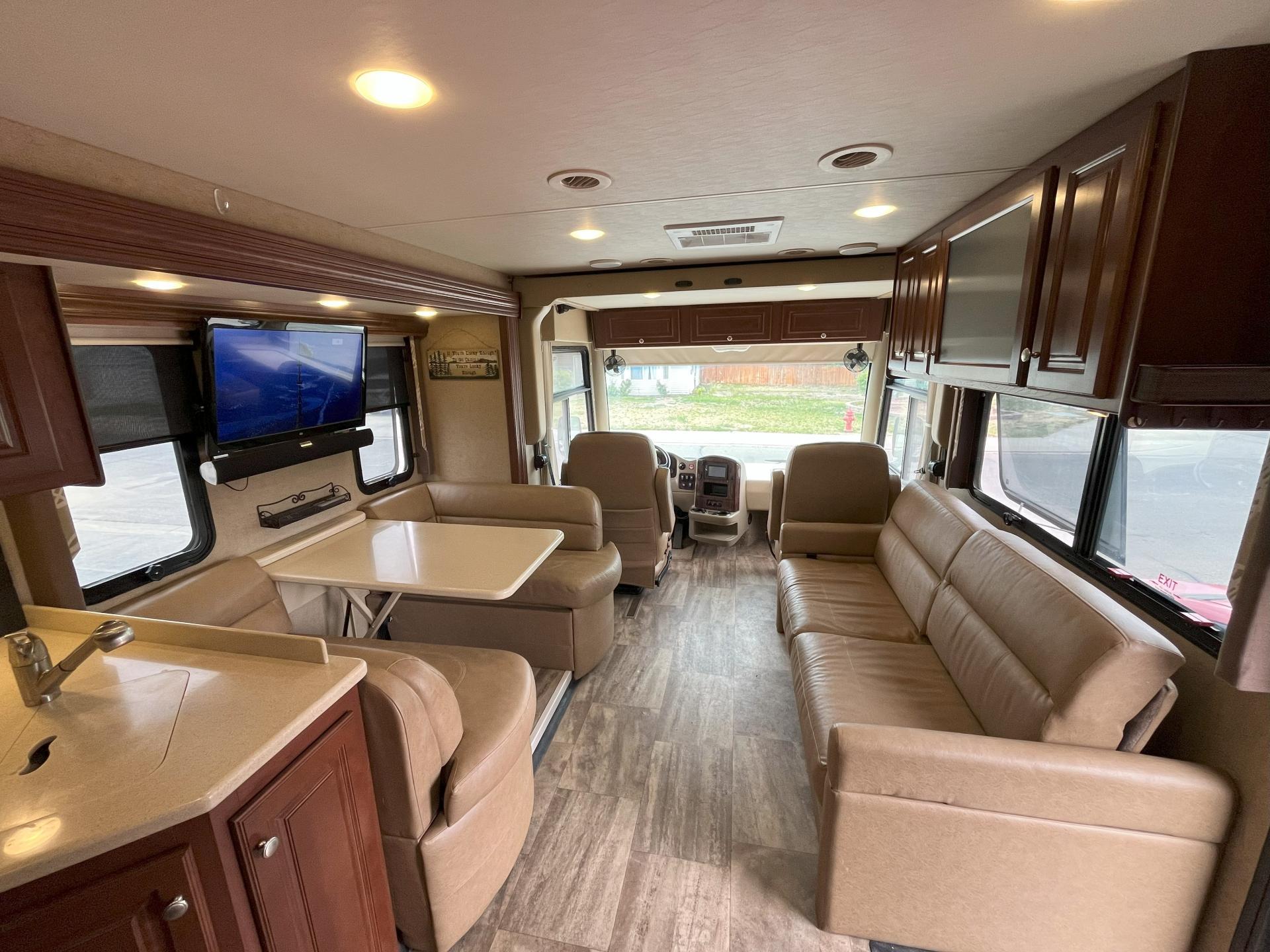 2015 THOR MOTOR COACH PALAZZO 33.3