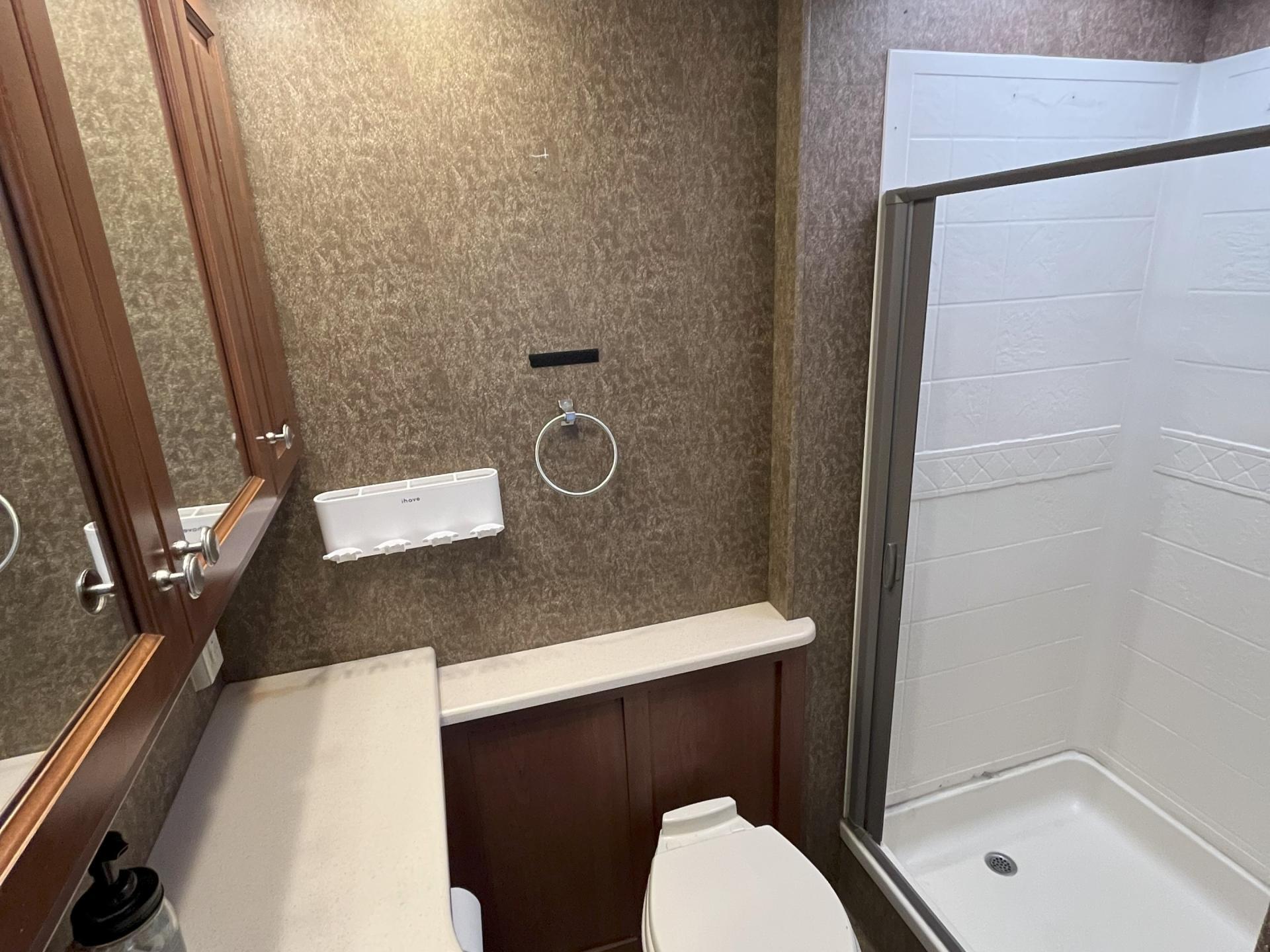 2015 THOR MOTOR COACH PALAZZO 33.3