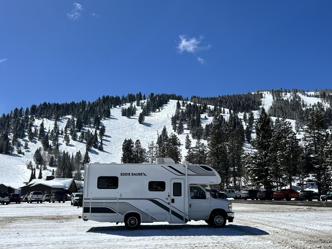 2025 THOR MOTOR COACH EDDIE BAUER 21EBF