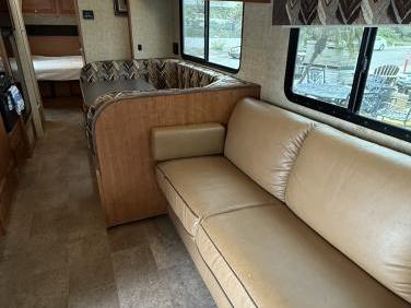 2016 WINNEBAGO VISTA 31KE