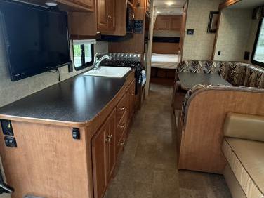 2016 WINNEBAGO VISTA 31KE