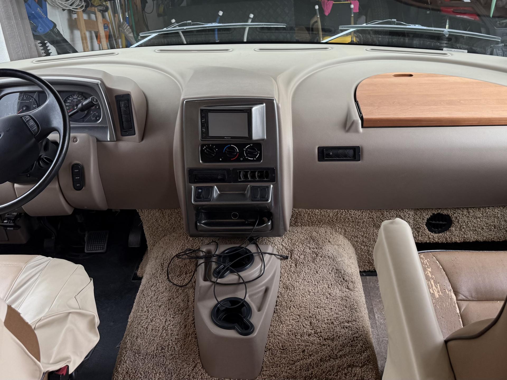 2016 WINNEBAGO VISTA 31KE
