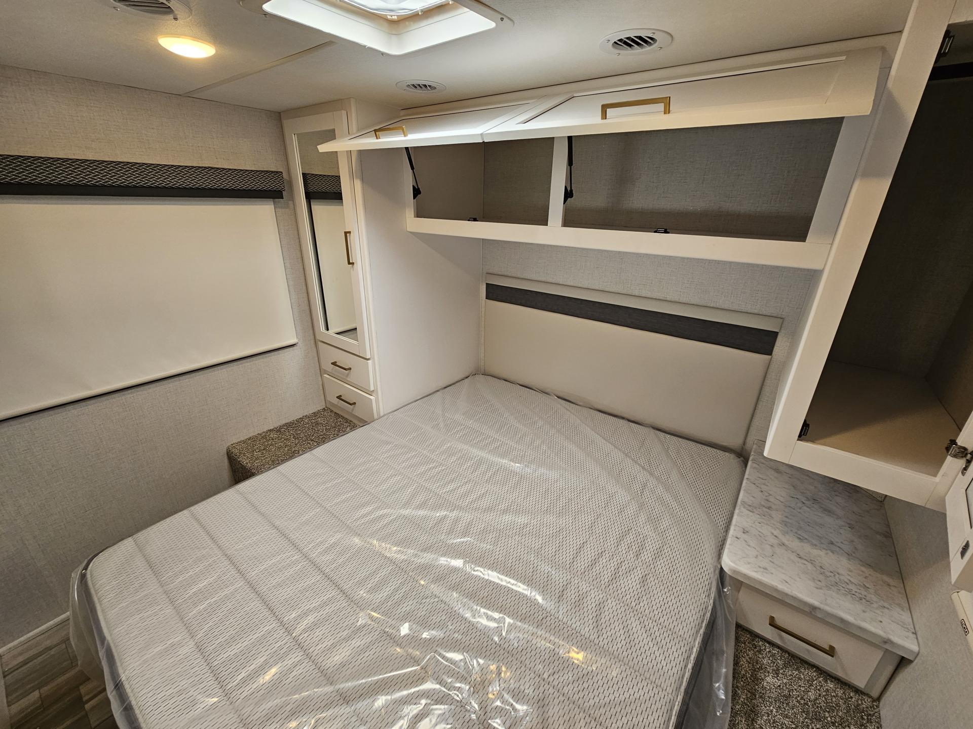 2026 THOR MOTOR COACH FOUR WINDS 28Z