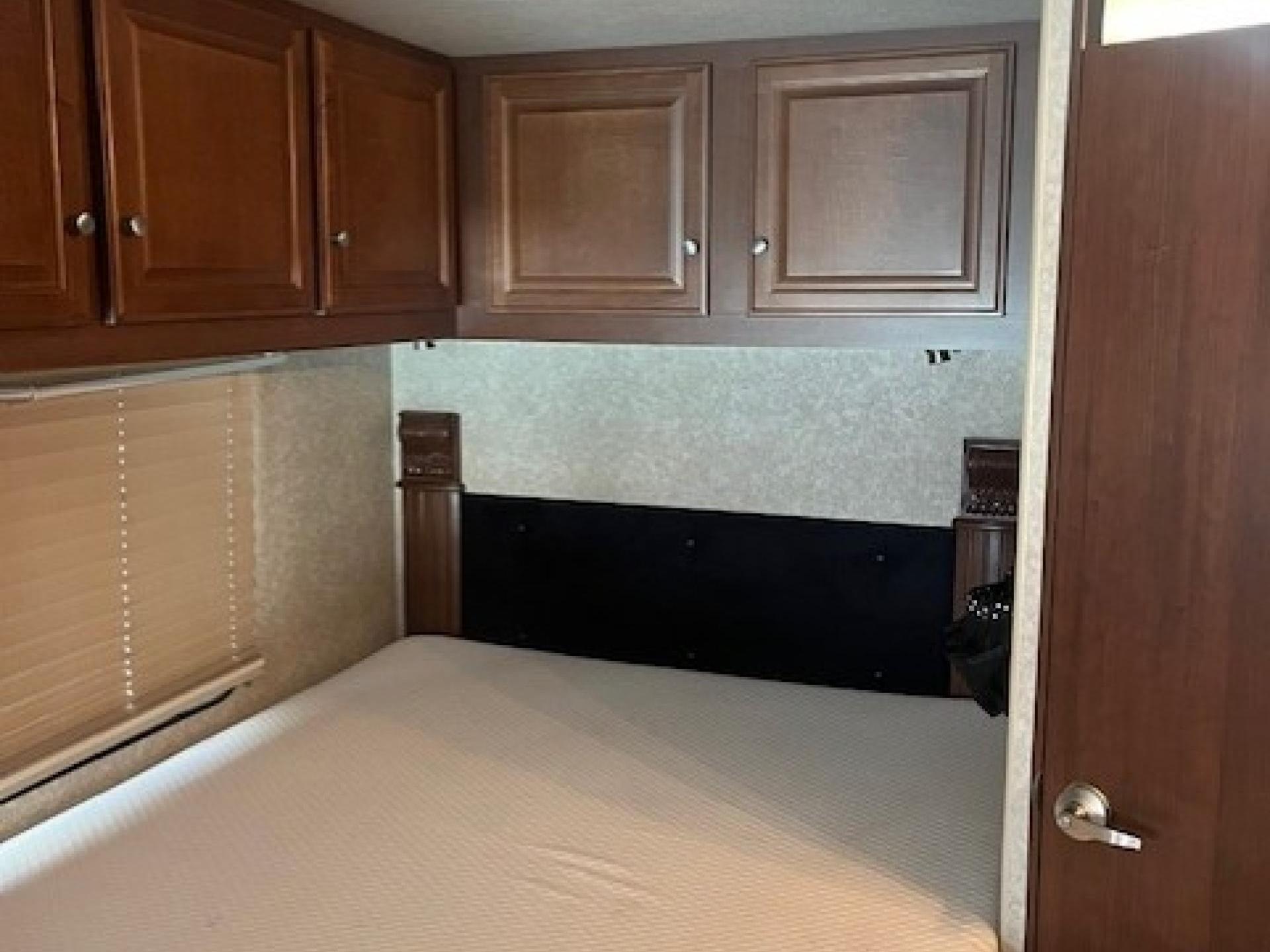 2014 FLEETWOOD TIOGA MONTARA 25K