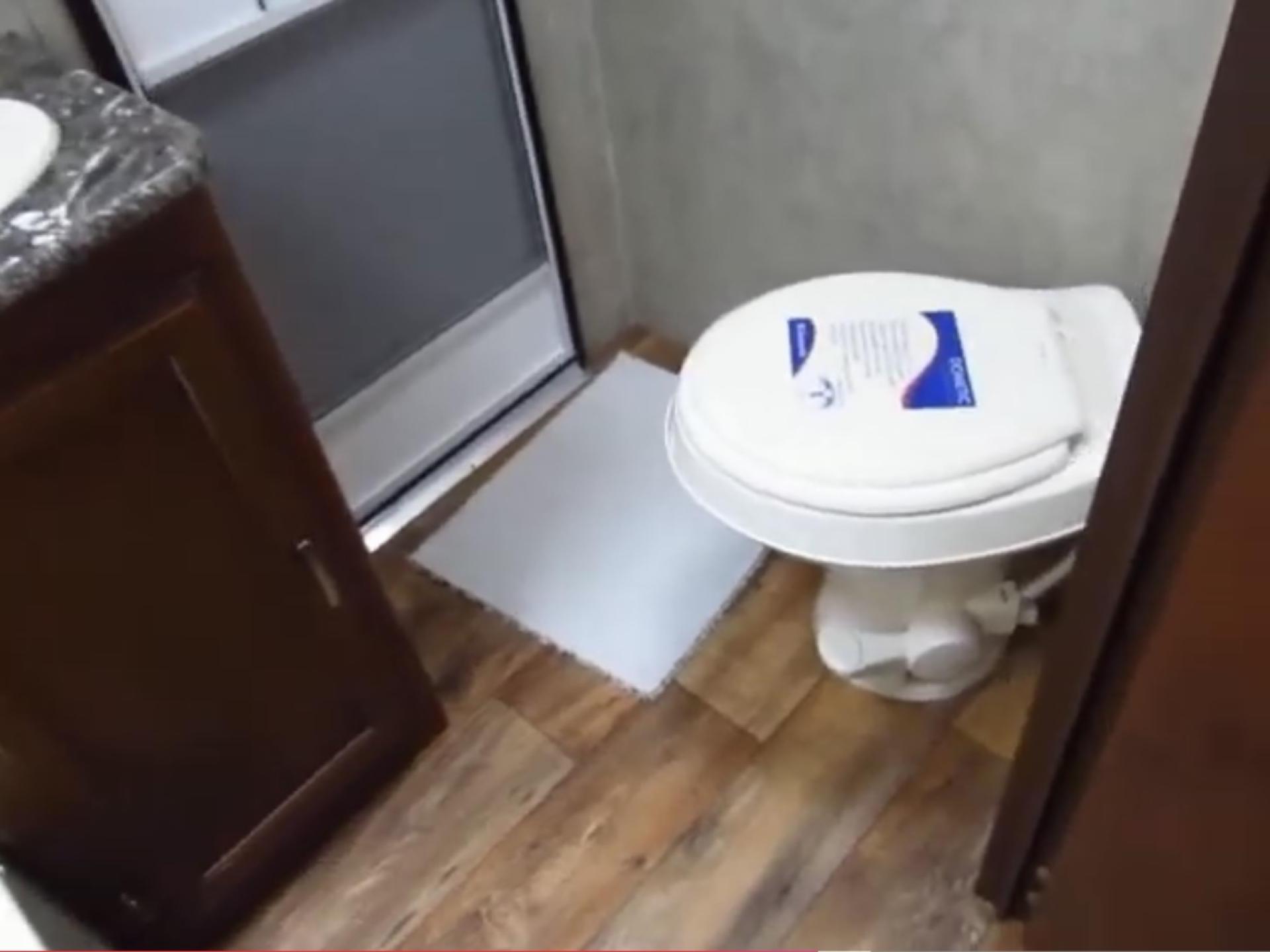 2015 KEYSTONE PASSPORT 3320BH