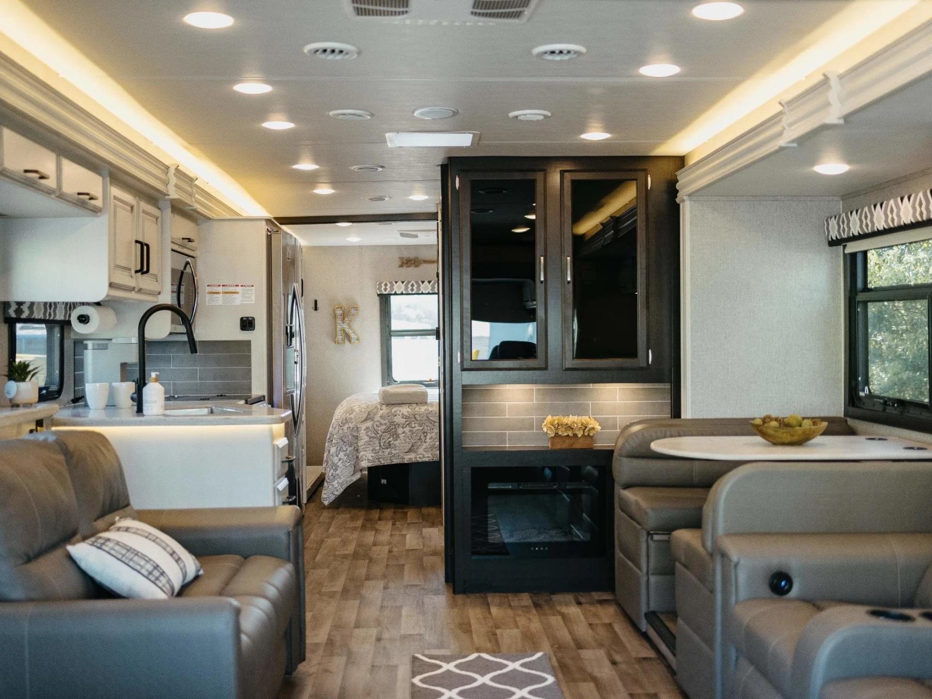 2021 ENTEGRA COACH VISION XL 34G
